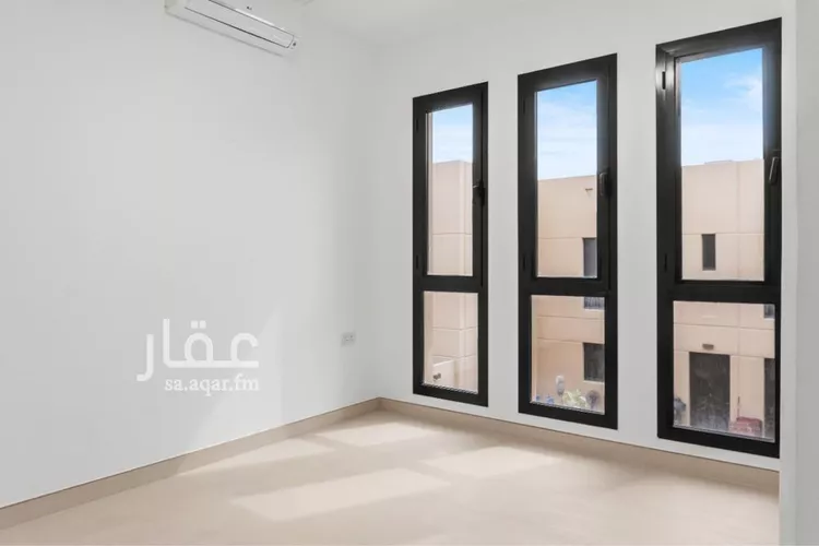 فيلا للبيع في شارع أحمد بن سليمان النجاد, حي المونسية, مدينة الرياض, منطقة الرياض صورة 4