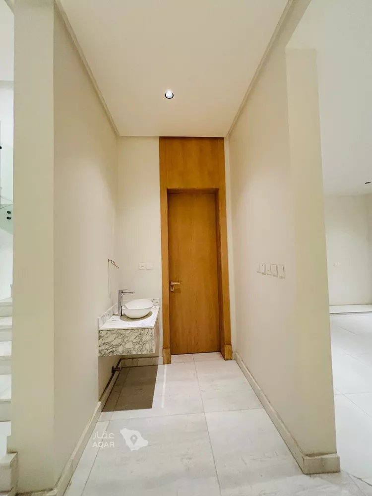 Villa for Sale in Riyadh Al Mahdiyah 9