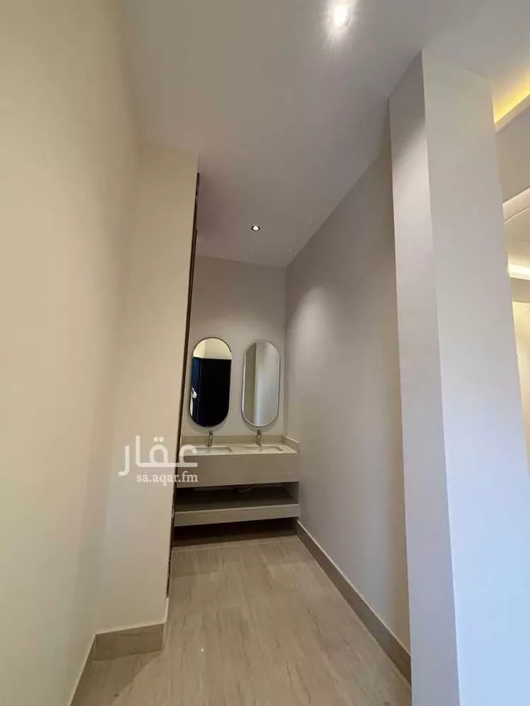فيلا للبيع في شارع ابن المهاجر, حي المهدية, مدينة الرياض, منطقة الرياض صورة 4