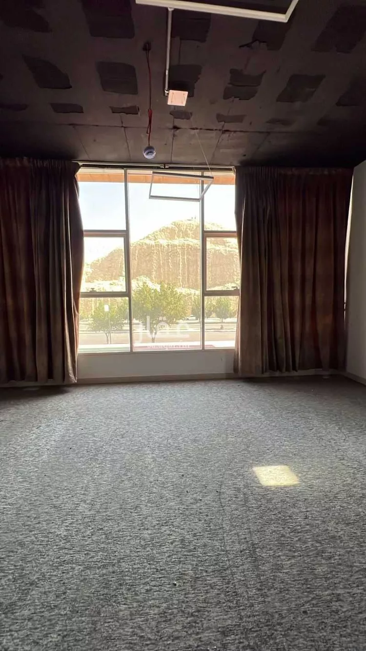 مكتب تجاري للإيجار في شارع العزيزية الفرعي, حي العزيزية, مدينة الرياض, منطقة الرياض