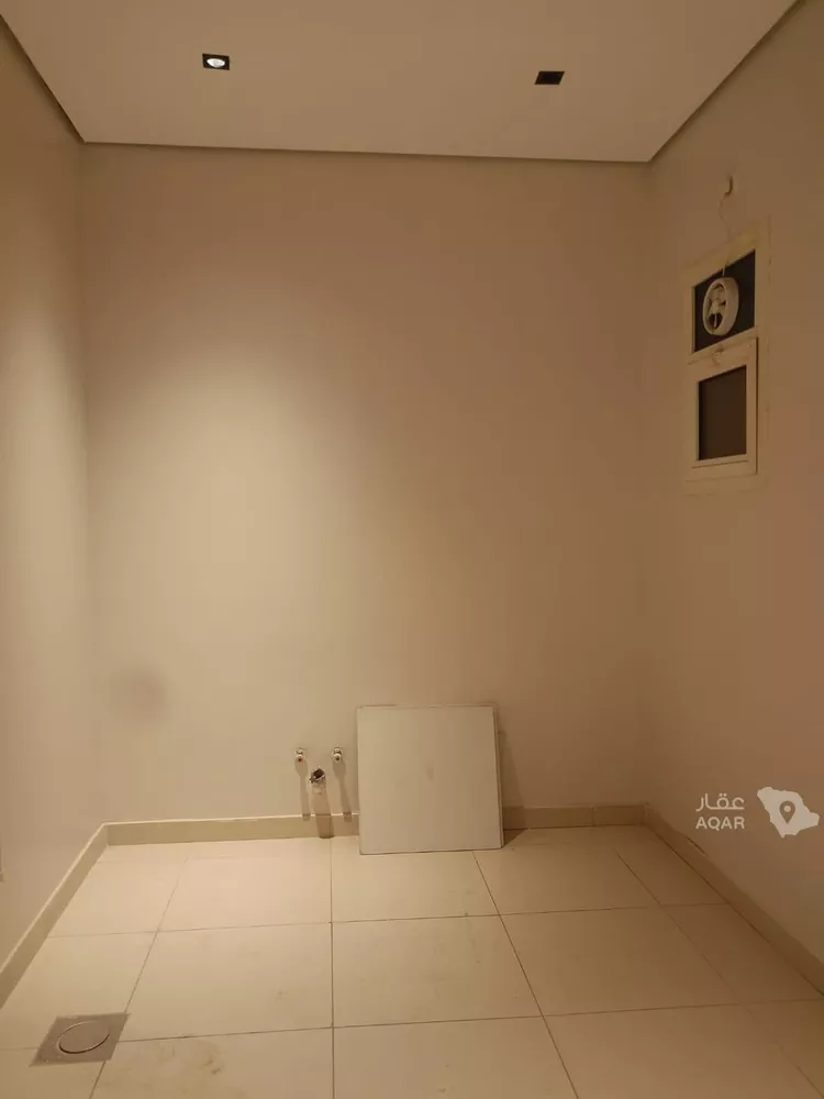 Commercial Office for Rent in Riyadh Al Aziziyah 3