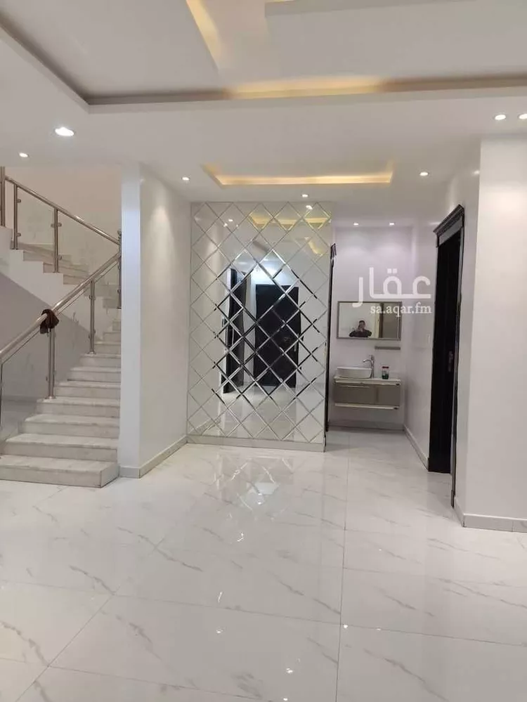 فيلا للإيجار في شارع عبدالرحمن ابن مرشد, حي المهدية, مدينة الرياض, منطقة الرياض صورة 2