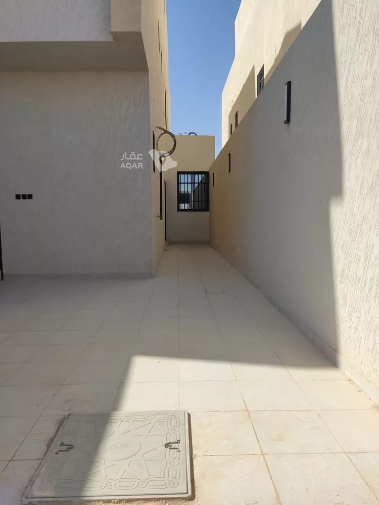 Floor for Rent in Riyadh Dahiat Namar 8
