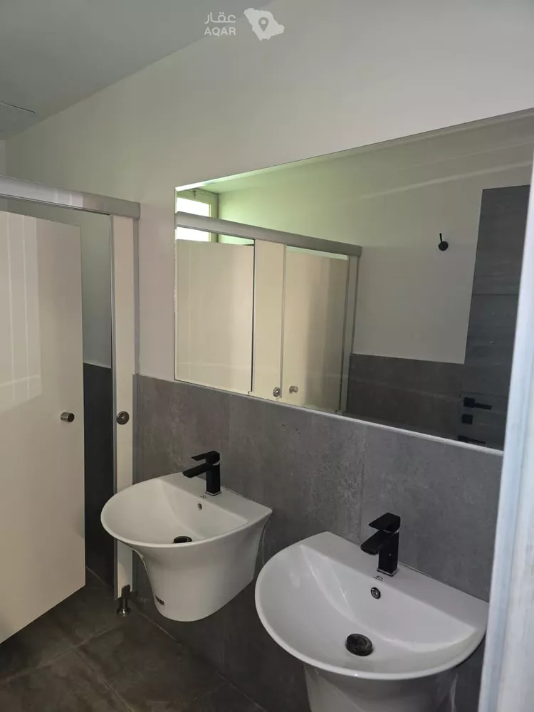 Commercial Office for Rent in Tabuk Al Mahrjan 2