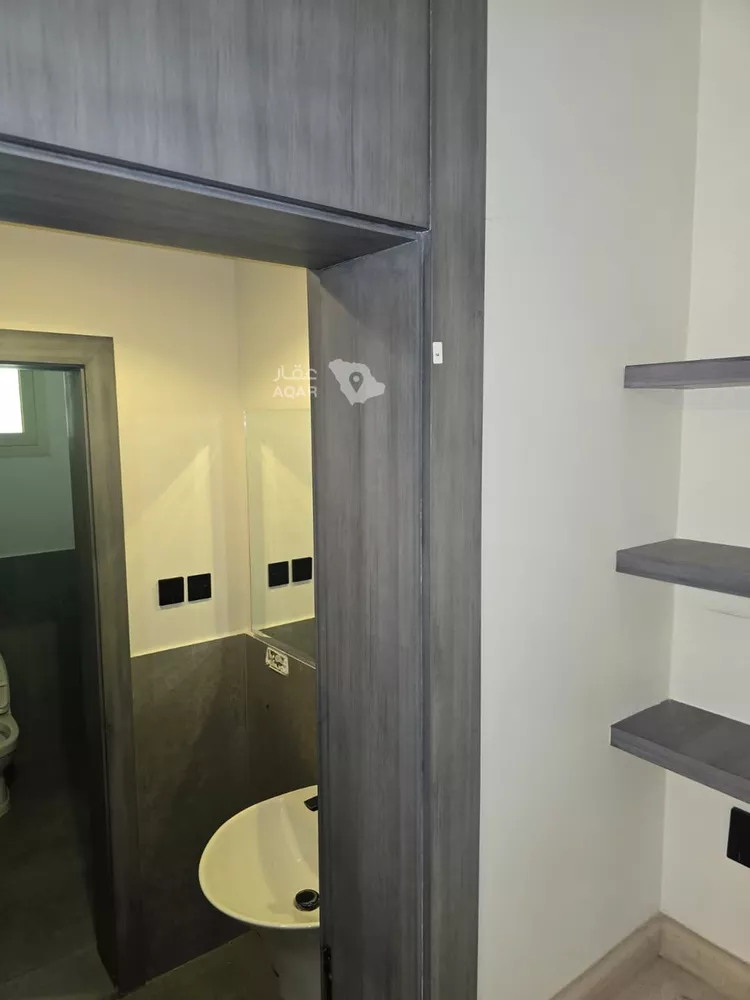 Commercial Office for Rent in Tabuk Al Mahrjan 3