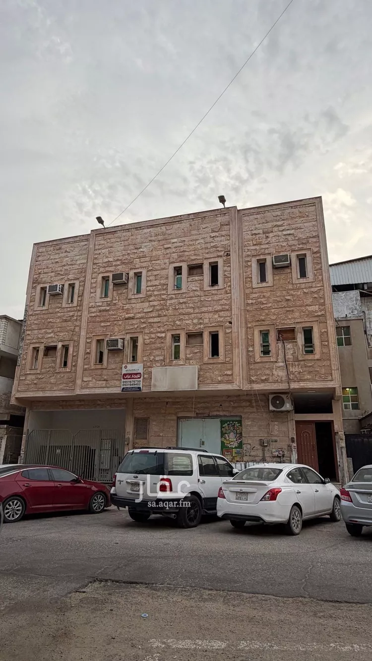 عمارة للبيع في شارع جدة, حي الثقبة, مدينة الخبر, المنطقة الشرقية 1 صورة
