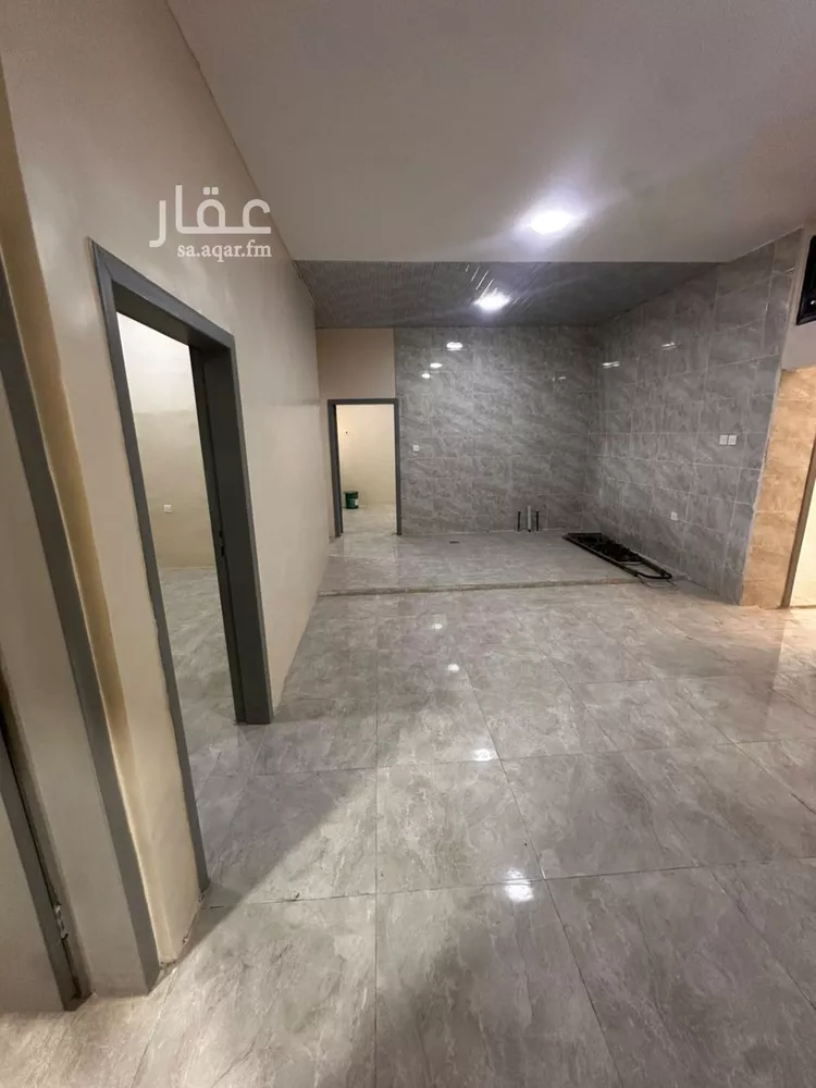 Building for Rent in Dammam Al Souq 12