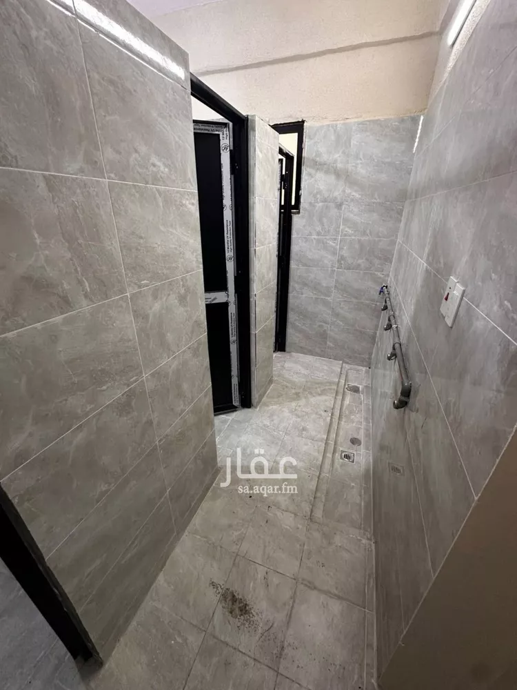 Building for Rent in Dammam Al Souq 13
