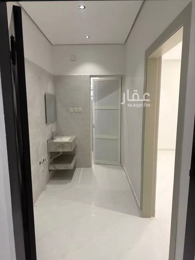 شقة للإيجار في شارع عمارة ابن زياد ابن السكن, حي الورود, مدينة المزاحمية, منطقة الرياض