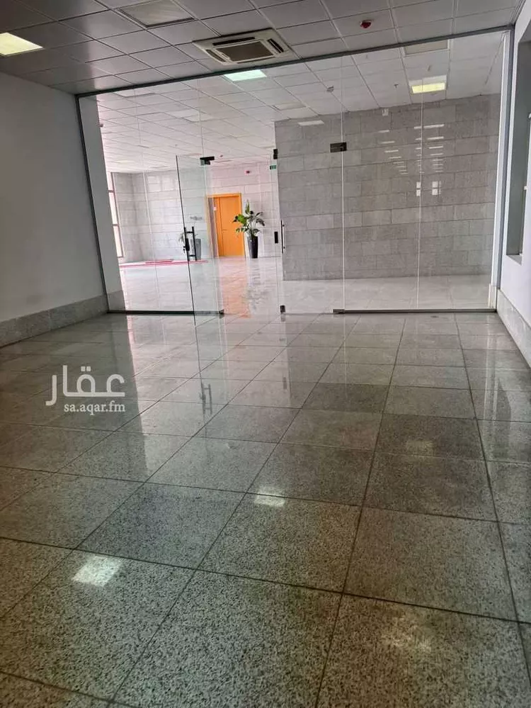 عمارة للإيجار في شارع المدينة المنورة, حي الصناعية, مدينة الرياض, منطقة الرياض صورة 2