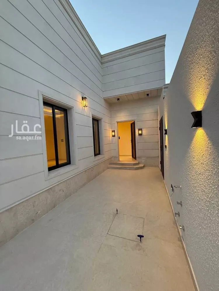 فيلا للبيع في شارع جابر بن عباس, حي اليرموك, مدينة حفر الباطن, المنطقة الشرقية