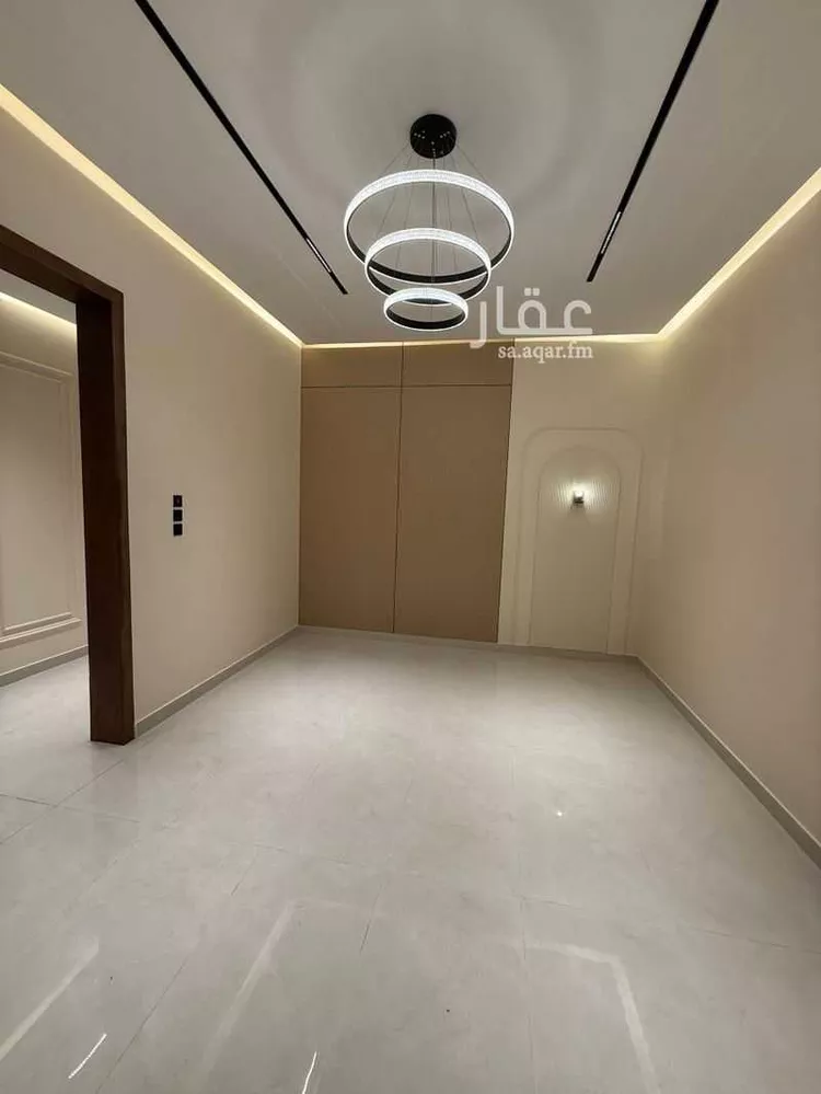 فيلا للبيع في شارع جابر بن عباس, حي اليرموك, مدينة حفر الباطن, المنطقة الشرقية صورة 2