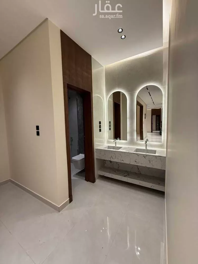 فيلا للبيع في شارع جابر بن عباس, حي اليرموك, مدينة حفر الباطن, المنطقة الشرقية صورة 3