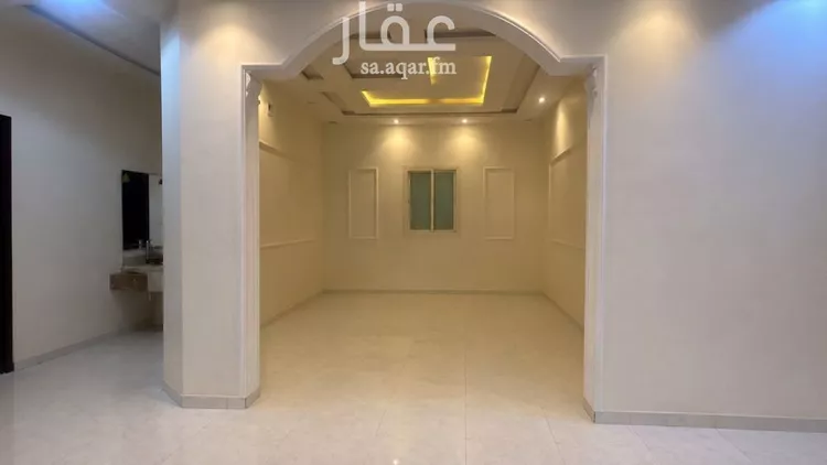 فيلا للبيع في شارع جبل المشايخ, حي القادسية, مدينة الرياض, منطقة الرياض صورة 3