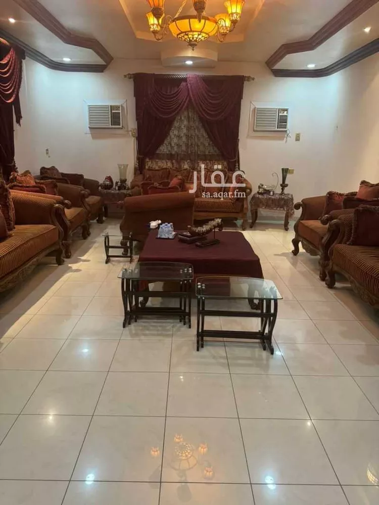فيلا للبيع في شارع رافد بن سنان, حي ظهرة البديعة, مدينة الرياض, منطقة الرياض