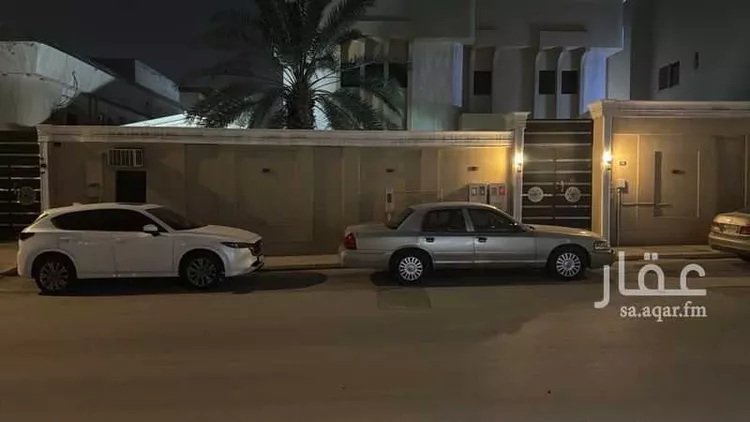 فيلا للبيع في شارع رافد بن سنان, حي ظهرة البديعة, مدينة الرياض, منطقة الرياض صورة 2