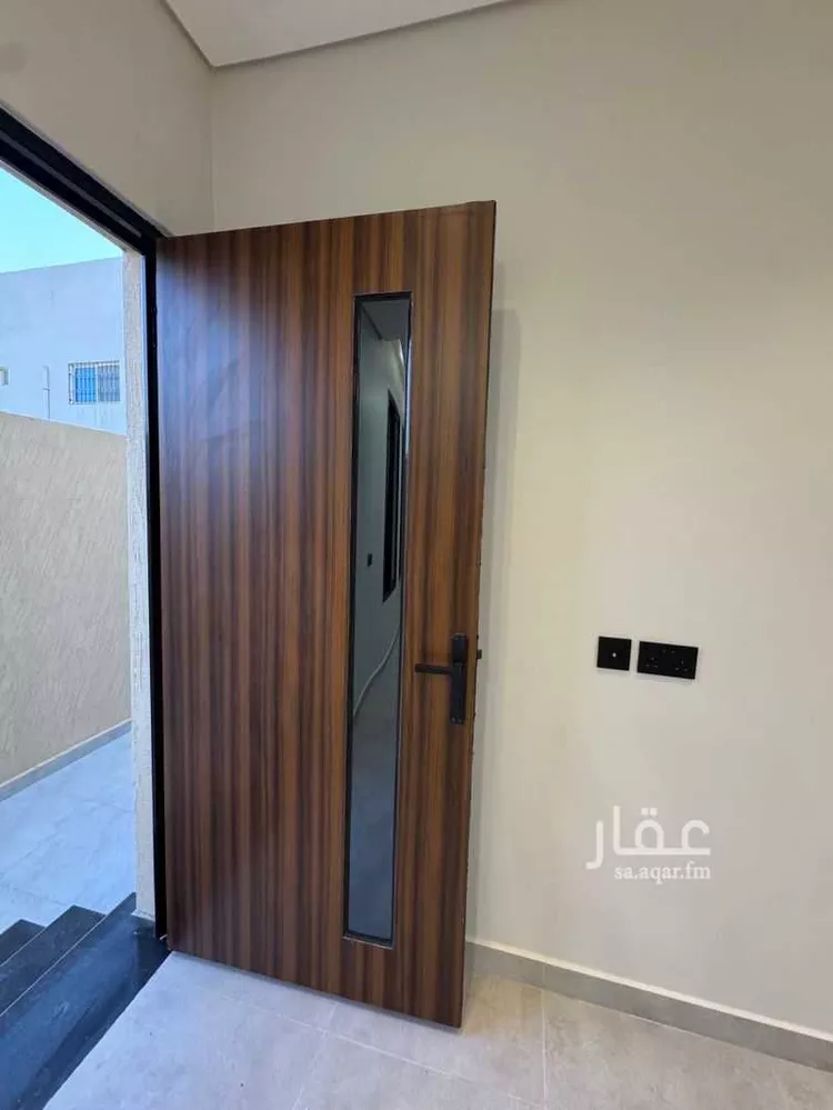 فيلا للبيع في شارع اشبيليه 116 الفرعي, حي العزيزية, مدينة الجبيل, المنطقة الشرقية 15