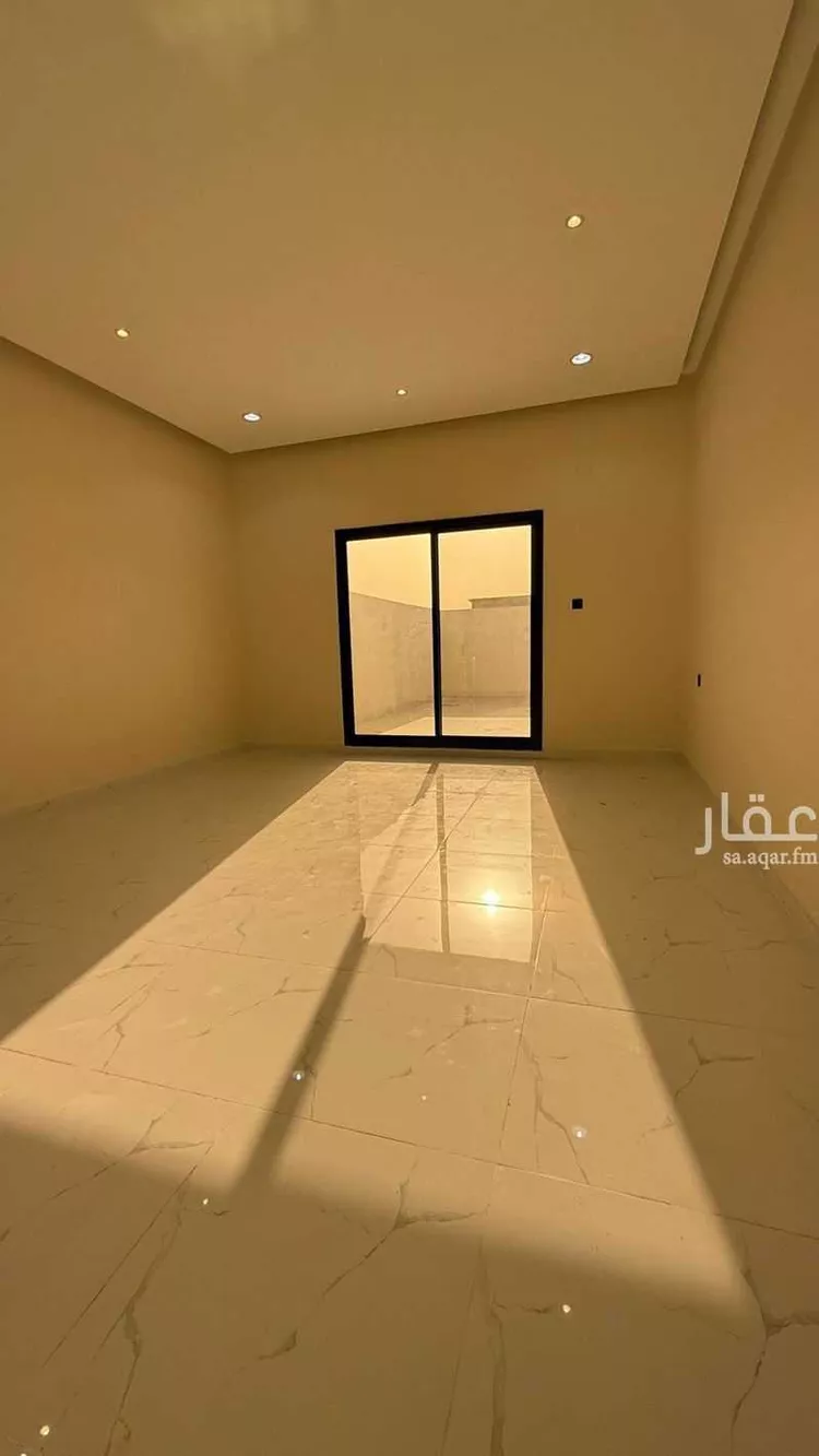 فيلا للبيع في شارع صادق حسين ابراهيم العواد, حي النفل, مدينة حائل, منطقة حائل صورة 2