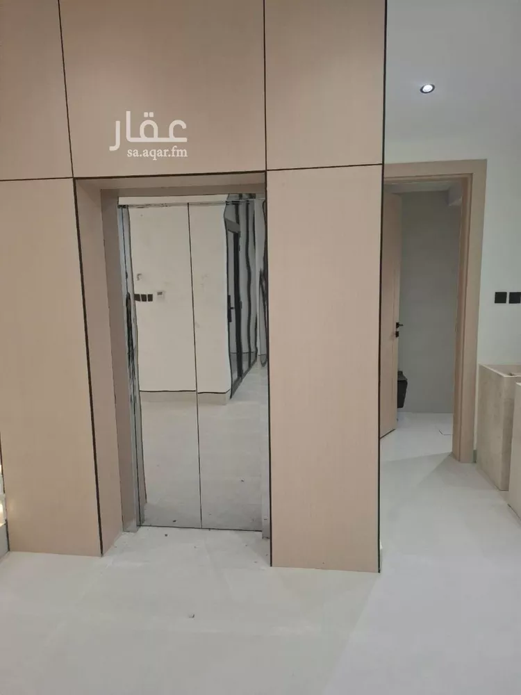 فيلا للبيع في شارع محمد بن غريب, حي النرجس, مدينة الرياض, منطقة الرياض صورة 2