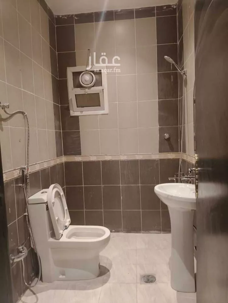 فيلا للإيجار في شارع ابن الصاحب, حي الملك فيصل, مدينة الرياض, منطقة الرياض صورة 5