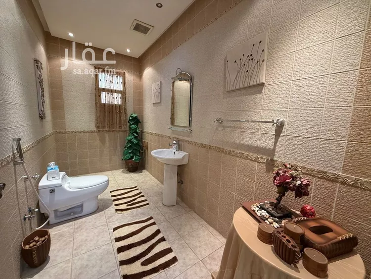 فيلا للبيع في شارع سيبويه, حي الوادي, مدينة الرياض, منطقة الرياض صورة 4