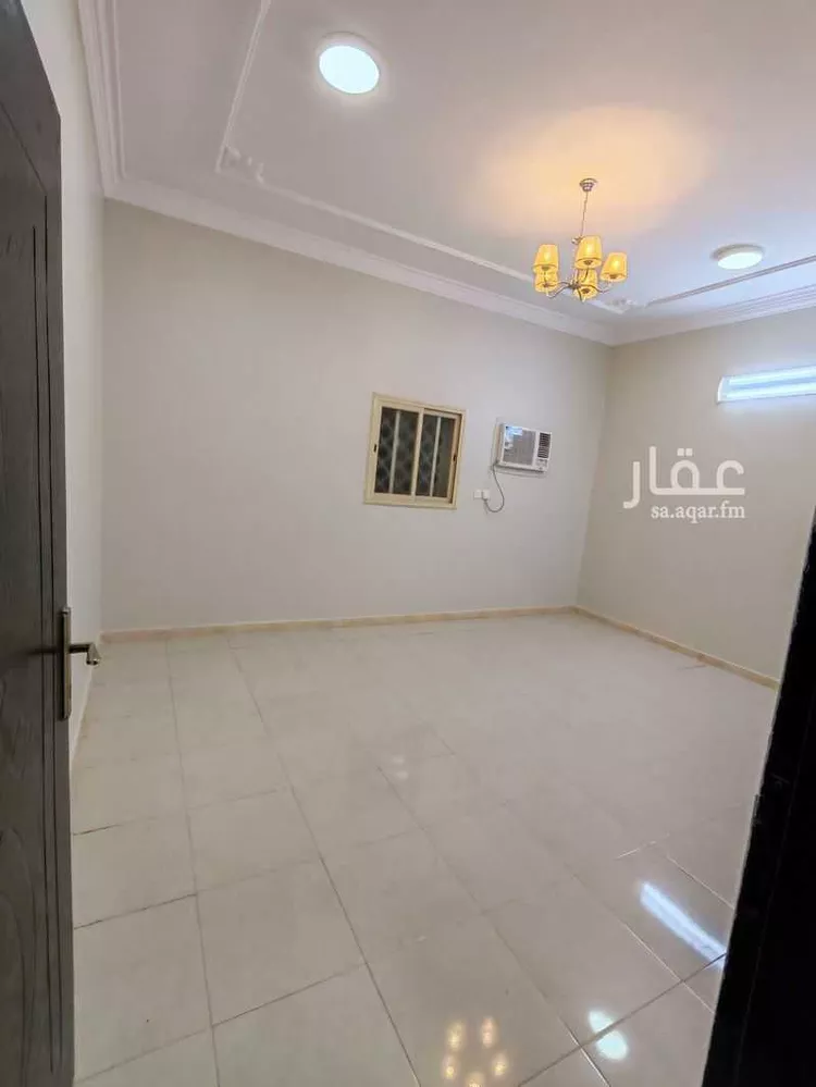 شقة للإيجار في شارع عبدالعزيز ابن ماجد ، حي الحيلة الغربي ، محايل عسير ، محايل صورة 4