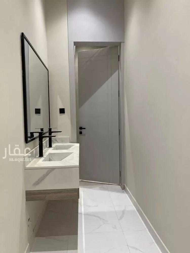 دور للبيع في شارع طريق خريص, حي الجنادرية, مدينة الرياض, منطقة الرياض صورة 4
