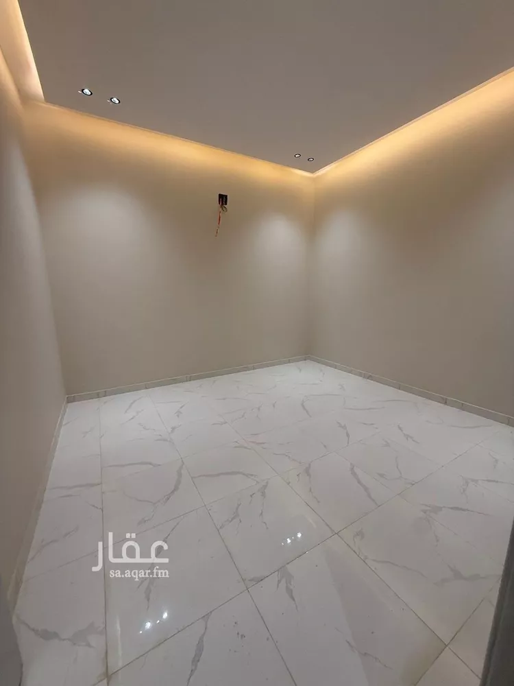 Floor for Sale in Riyadh Al Janadriyah صورة 3