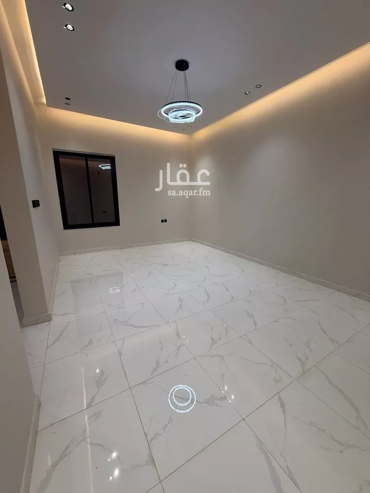 Floor for Sale in Riyadh Al Janadriyah