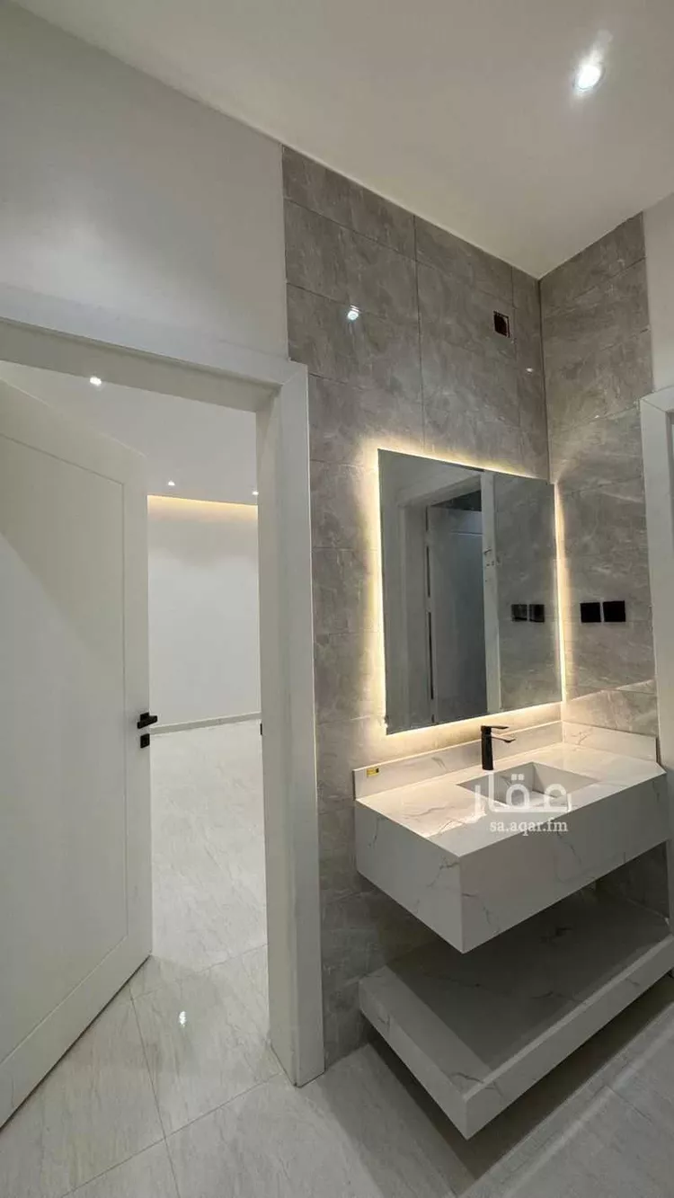 Floor for Sale in Al Majmaah King Abdullah 19