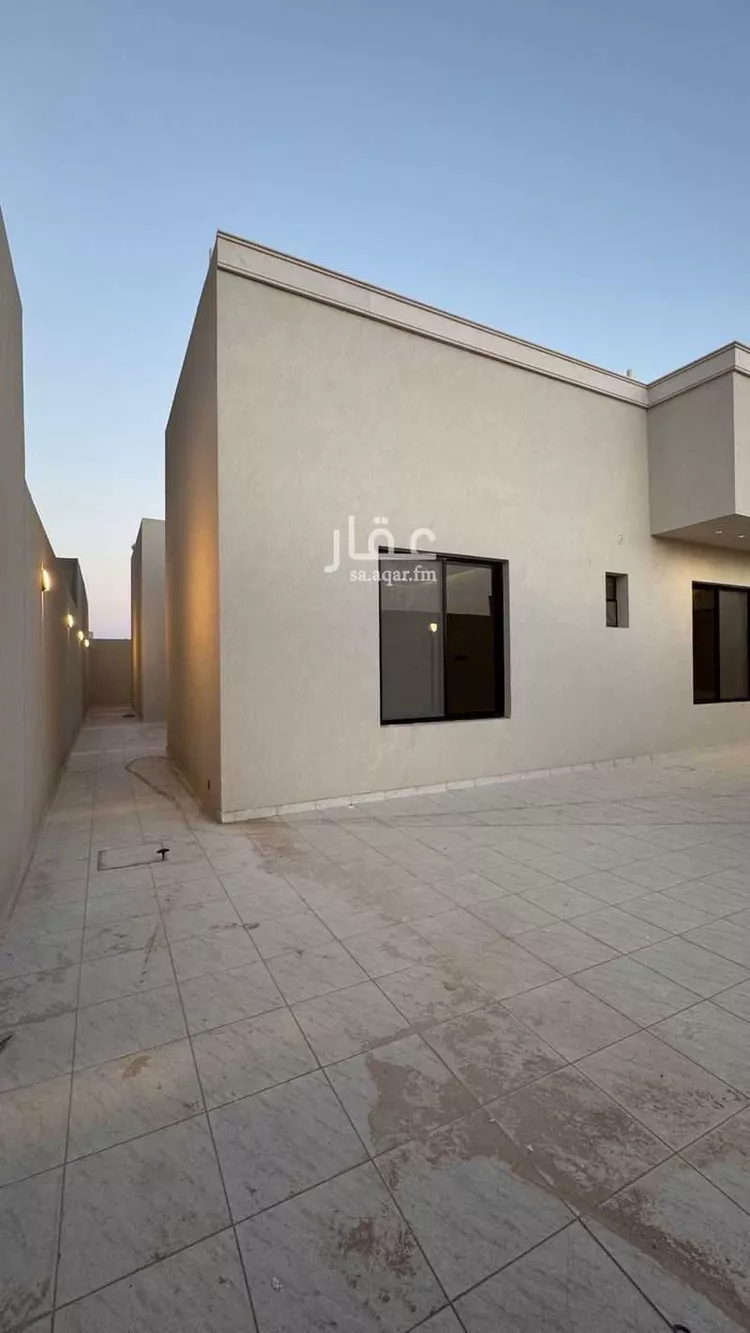 Floor for Sale in Al Majmaah King Abdullah 6