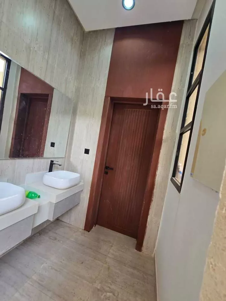 Floor for Sale in Riyadh Tuwaiq 13