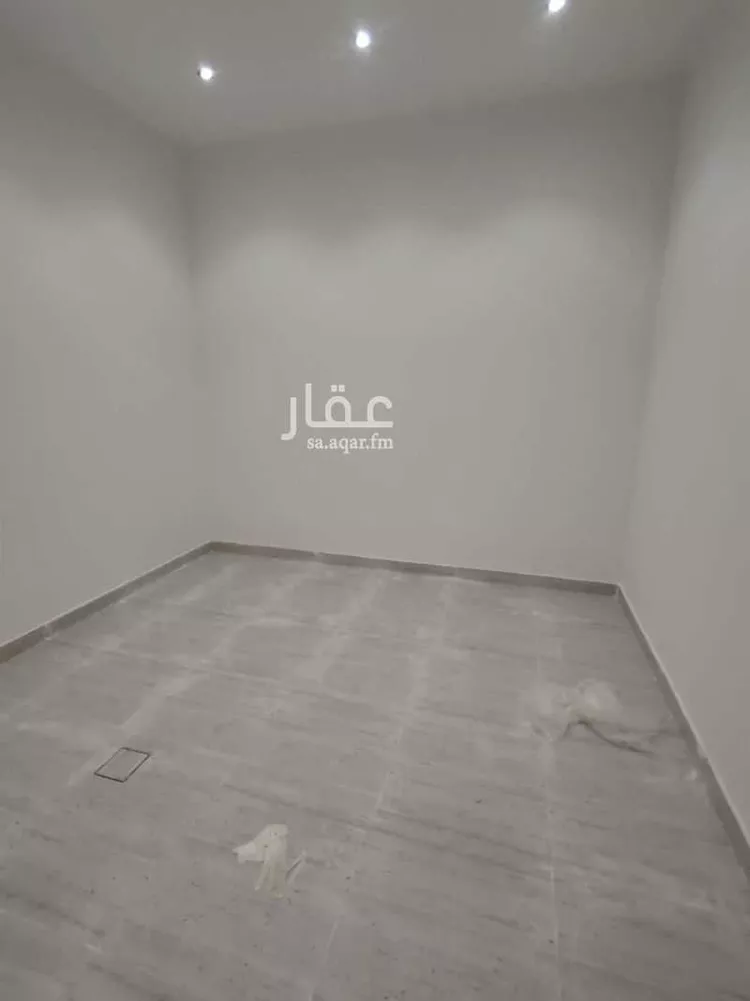 فيلا للبيع في شارع عبدالخالق الصابوني, حي عكاظ, مدينة الرياض, منطقة الرياض صورة 3