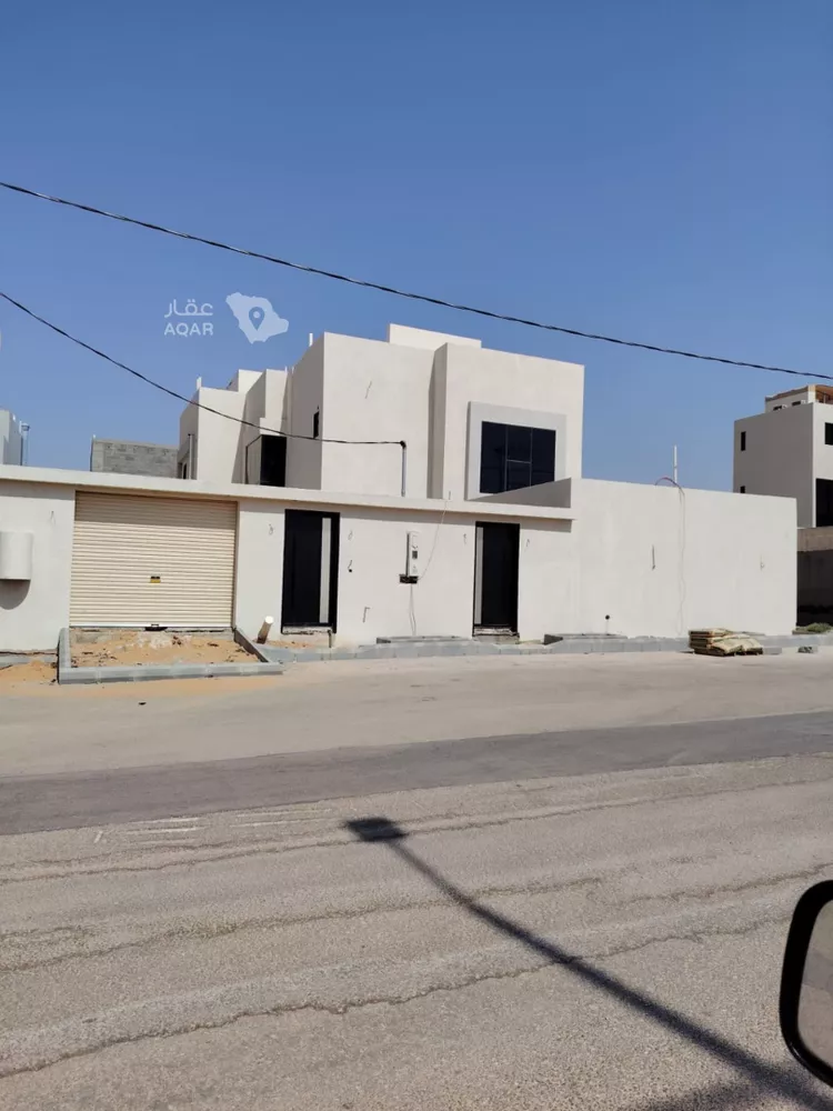 فيلا للبيع في شارع أبو العلاء المعرى, حي المنتزة, مدينة عيون الجواء, منطقة القصيم صورة 3