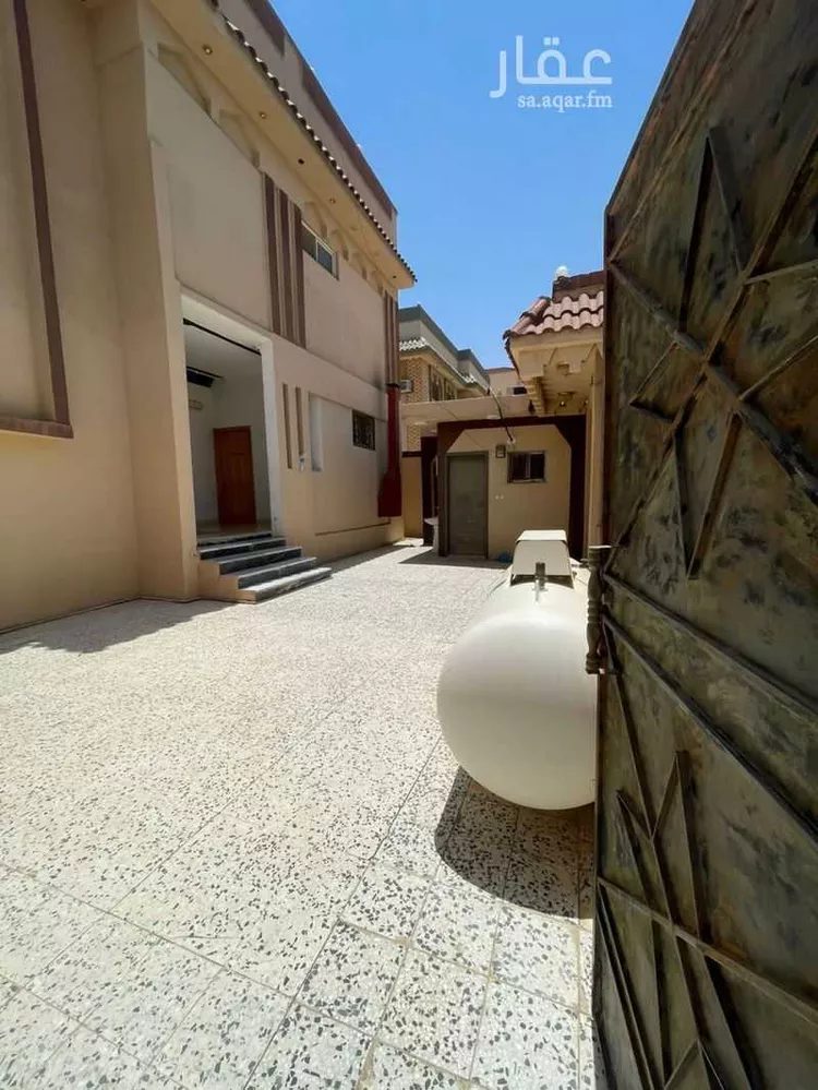 فيلا للبيع في شارع رشيد الدين الصوري, حي الموطا, مدينة بريدة, منطقة القصيم