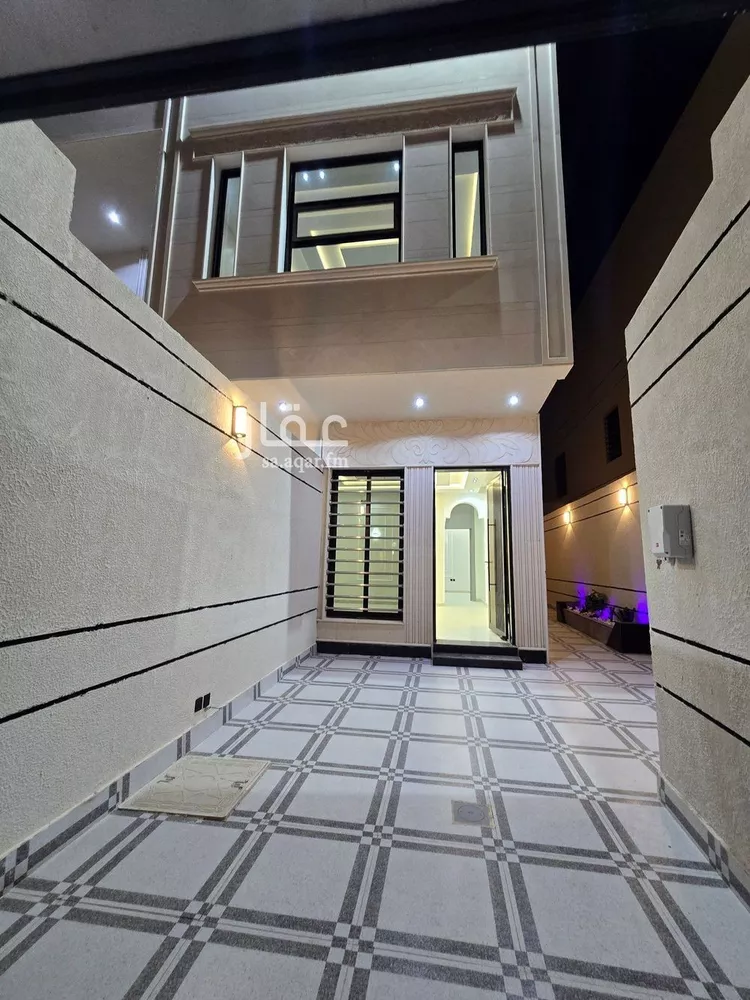 Floor for Sale in Riyadh Okaz 23