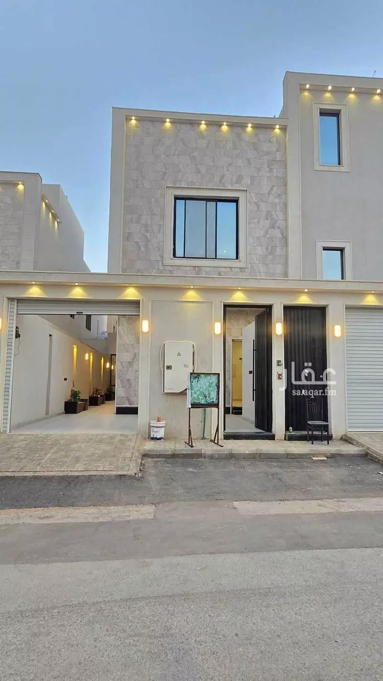 دور للبيع في شارع 16 عكاظ, حي عكاظ, مدينة الرياض, منطقة الرياض 8