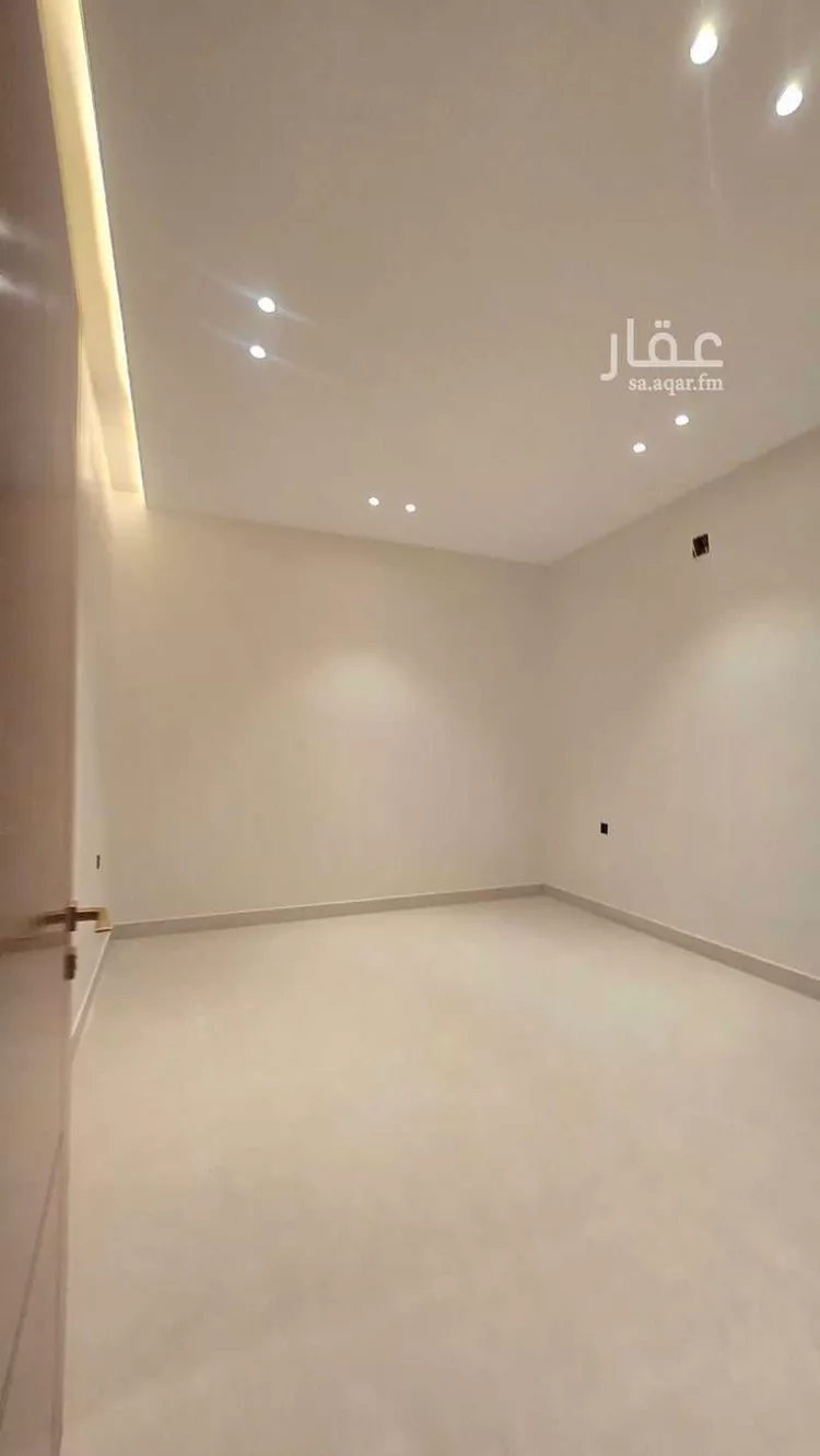 Floor for Sale in Riyadh Al Janadriyah 10