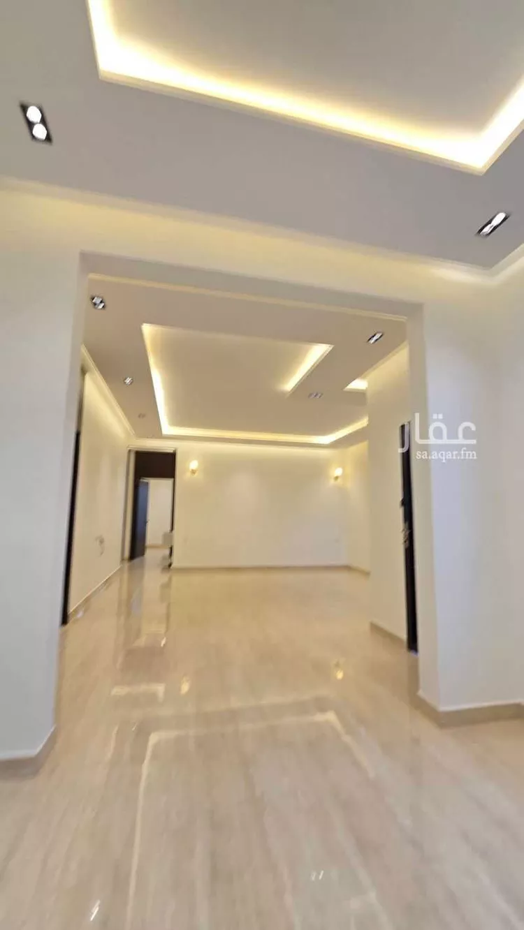 Floor for Sale in Riyadh Dirab 8