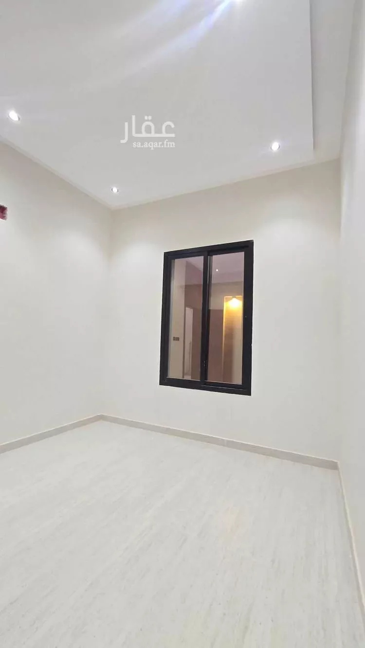 دور للبيع في شارع 16 عكاظ, حي عكاظ, مدينة الرياض, منطقة الرياض صورة 5