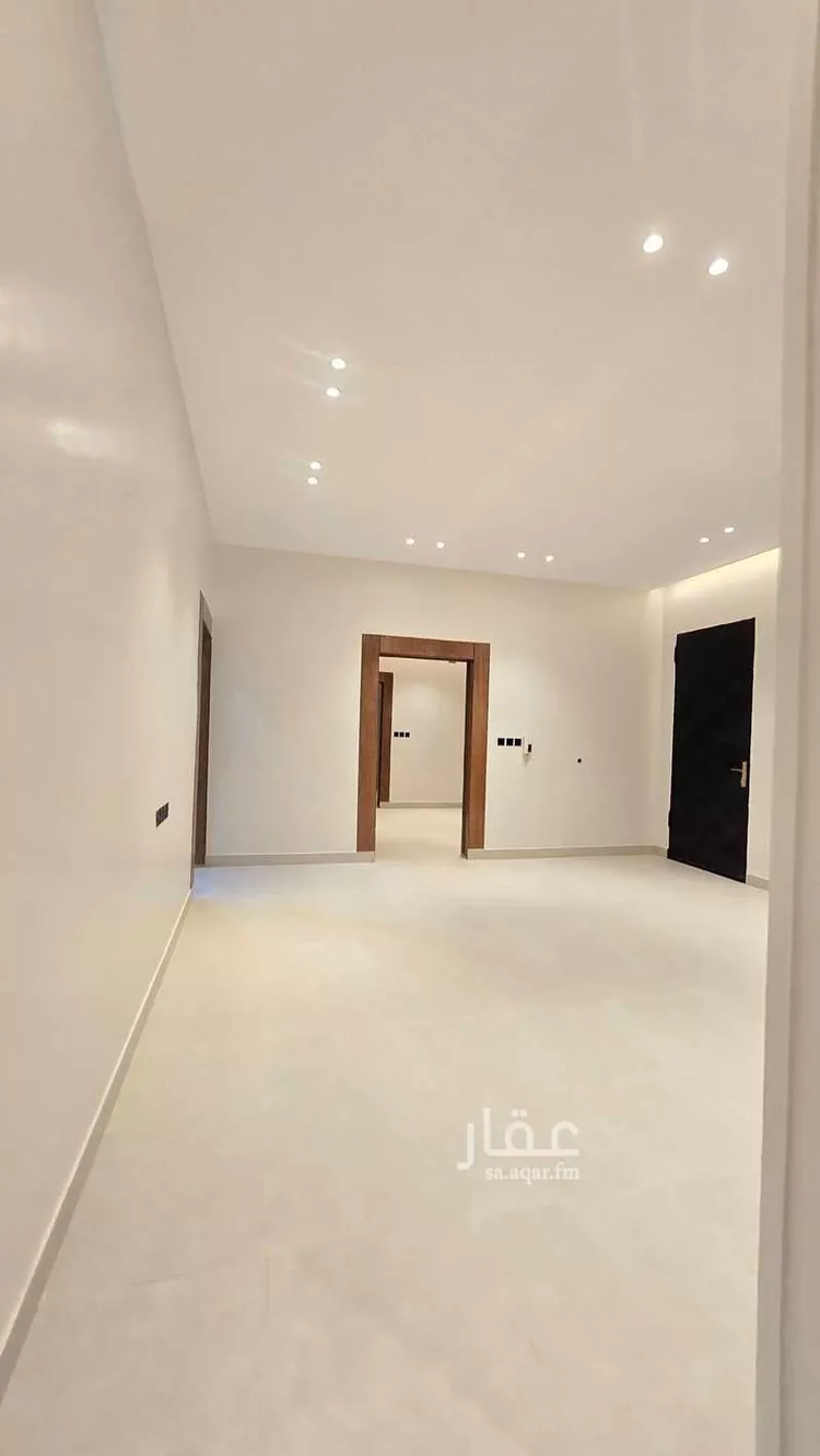 Floor for Sale in Riyadh Al Janadriyah 15