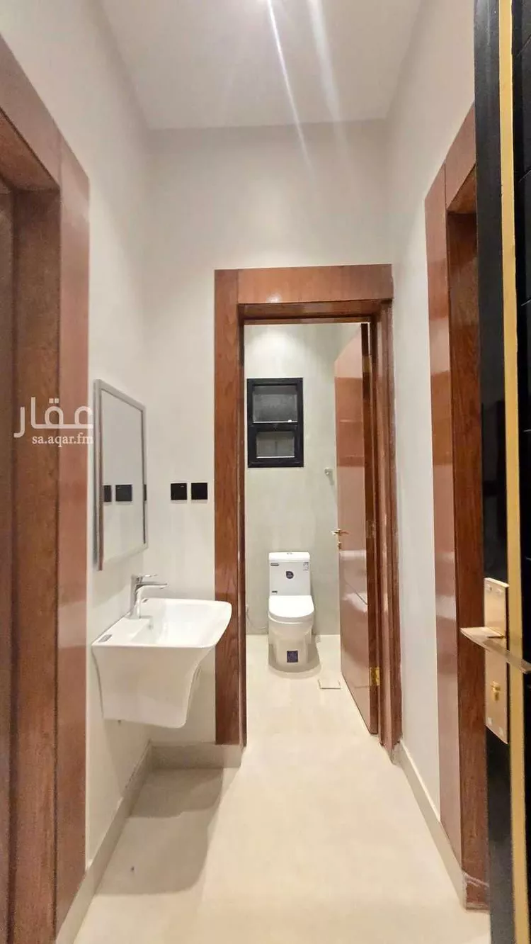 Floor for Sale in Riyadh Al Janadriyah 6