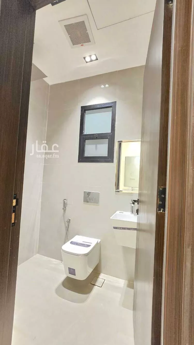 Floor for Sale in Riyadh Dirab 17