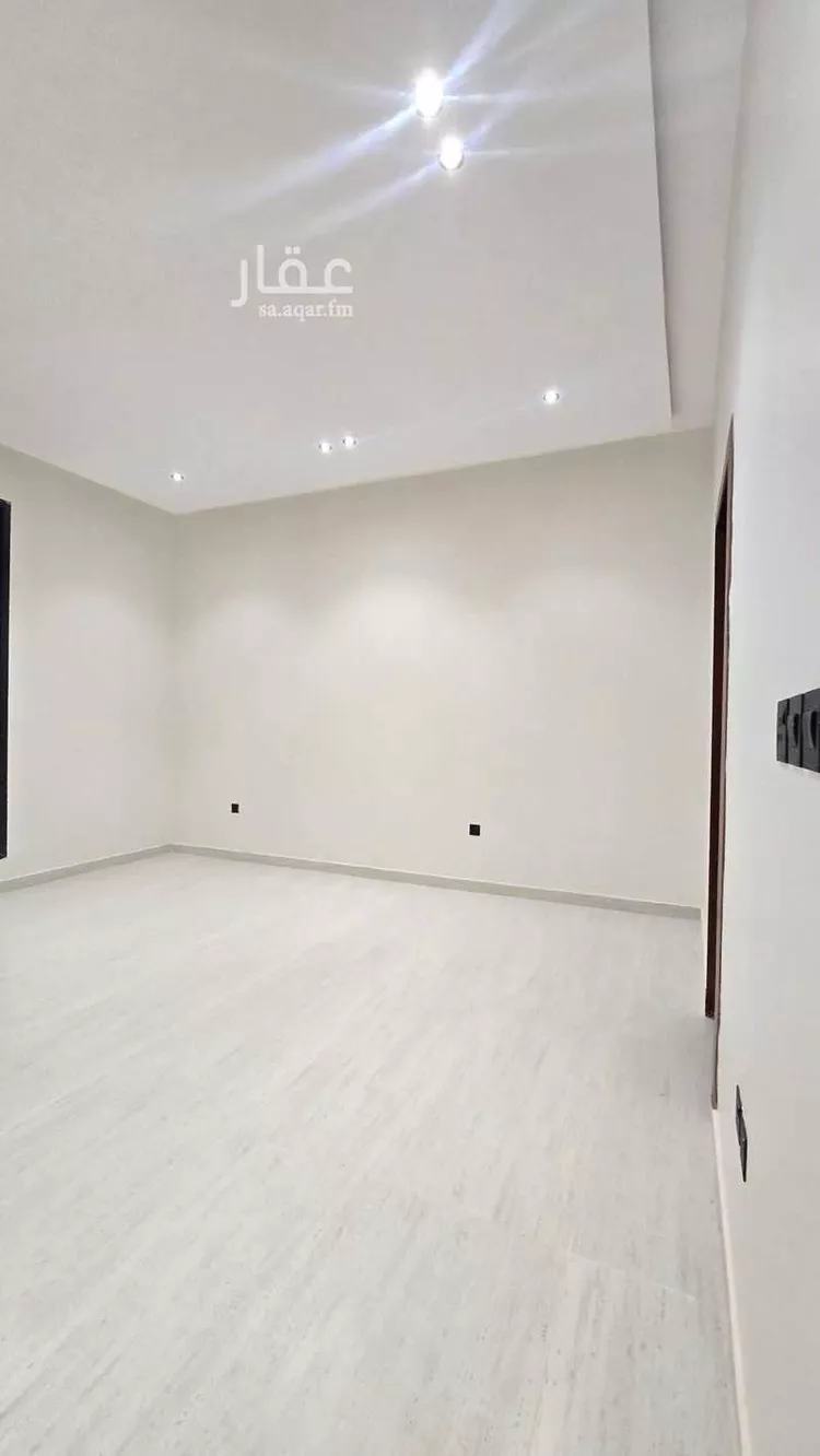 دور للبيع في شارع 16 عكاظ, حي عكاظ, مدينة الرياض, منطقة الرياض 19
