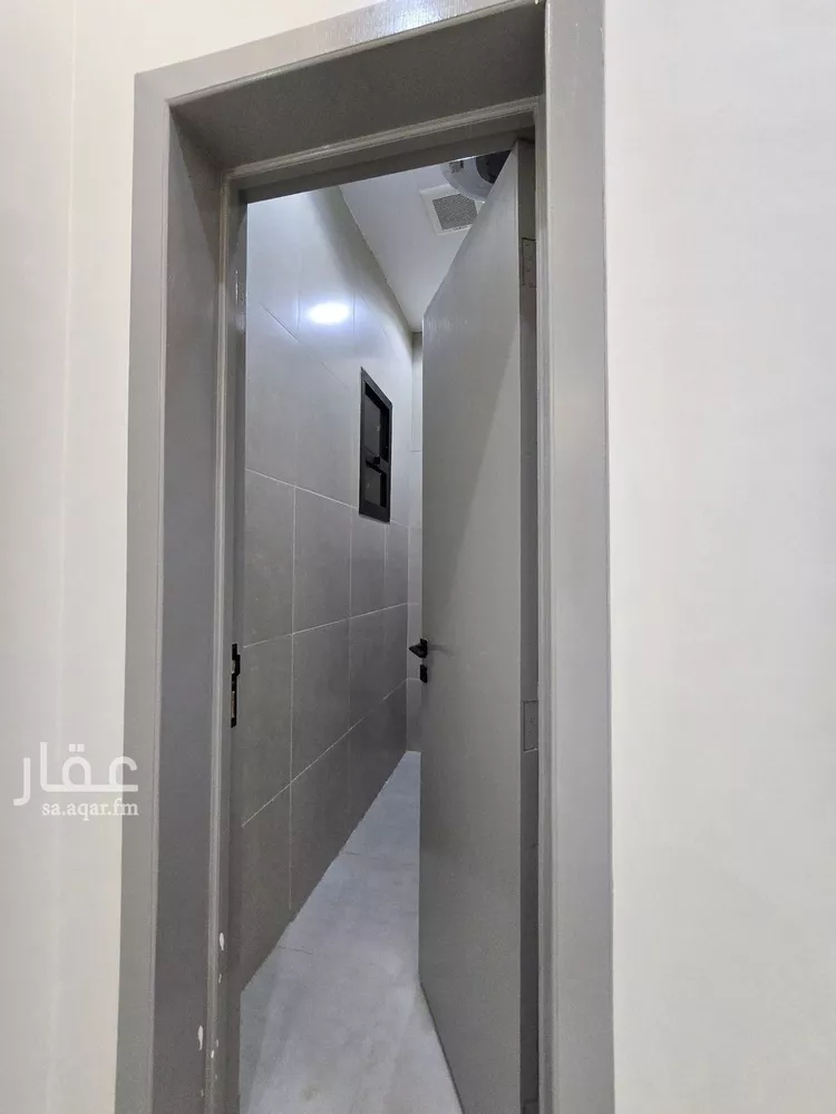 Floor for Sale in Riyadh Okaz 15