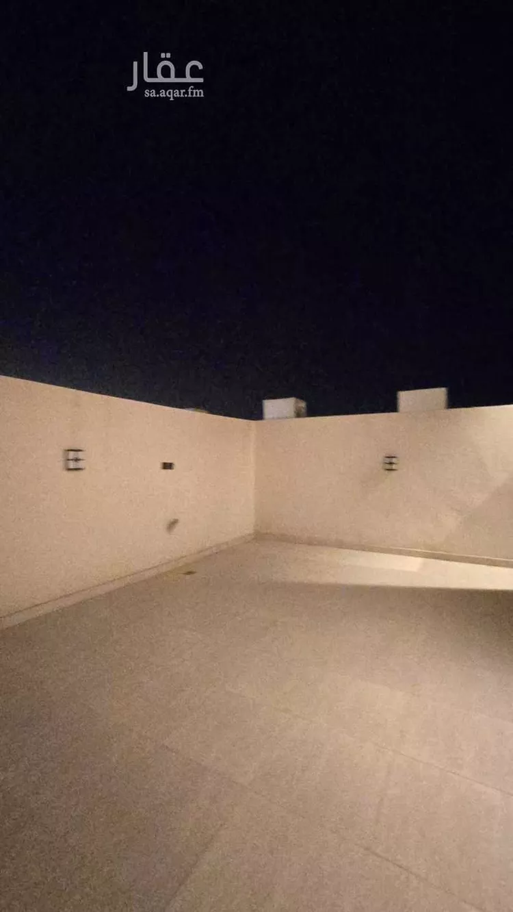 Floor for Sale in Riyadh Al Janadriyah 21