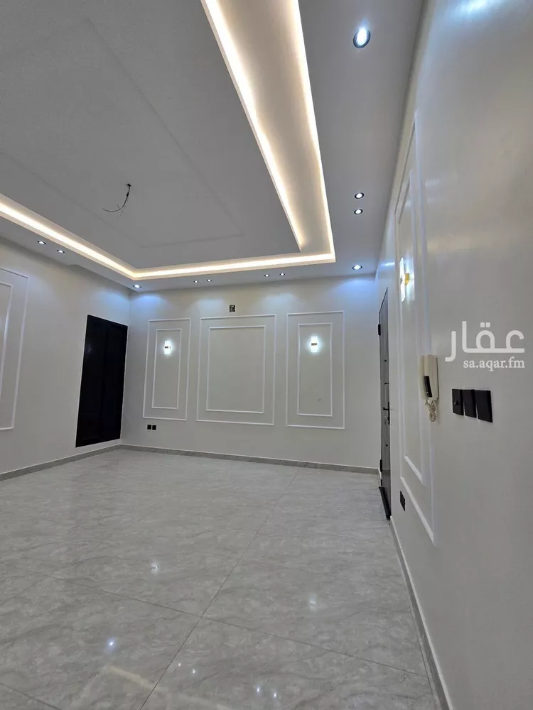 Floor for Sale in Riyadh Okaz 19