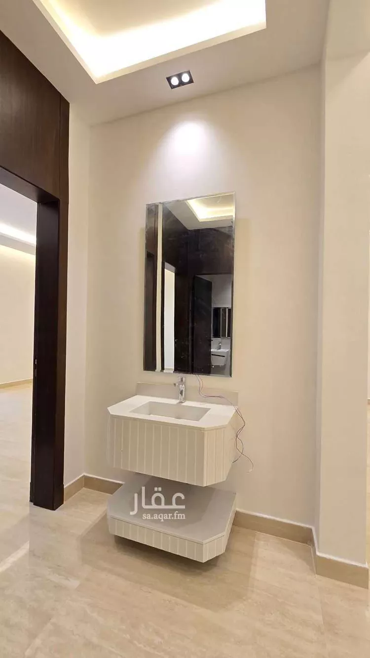 Floor for Sale in Riyadh Dirab 10