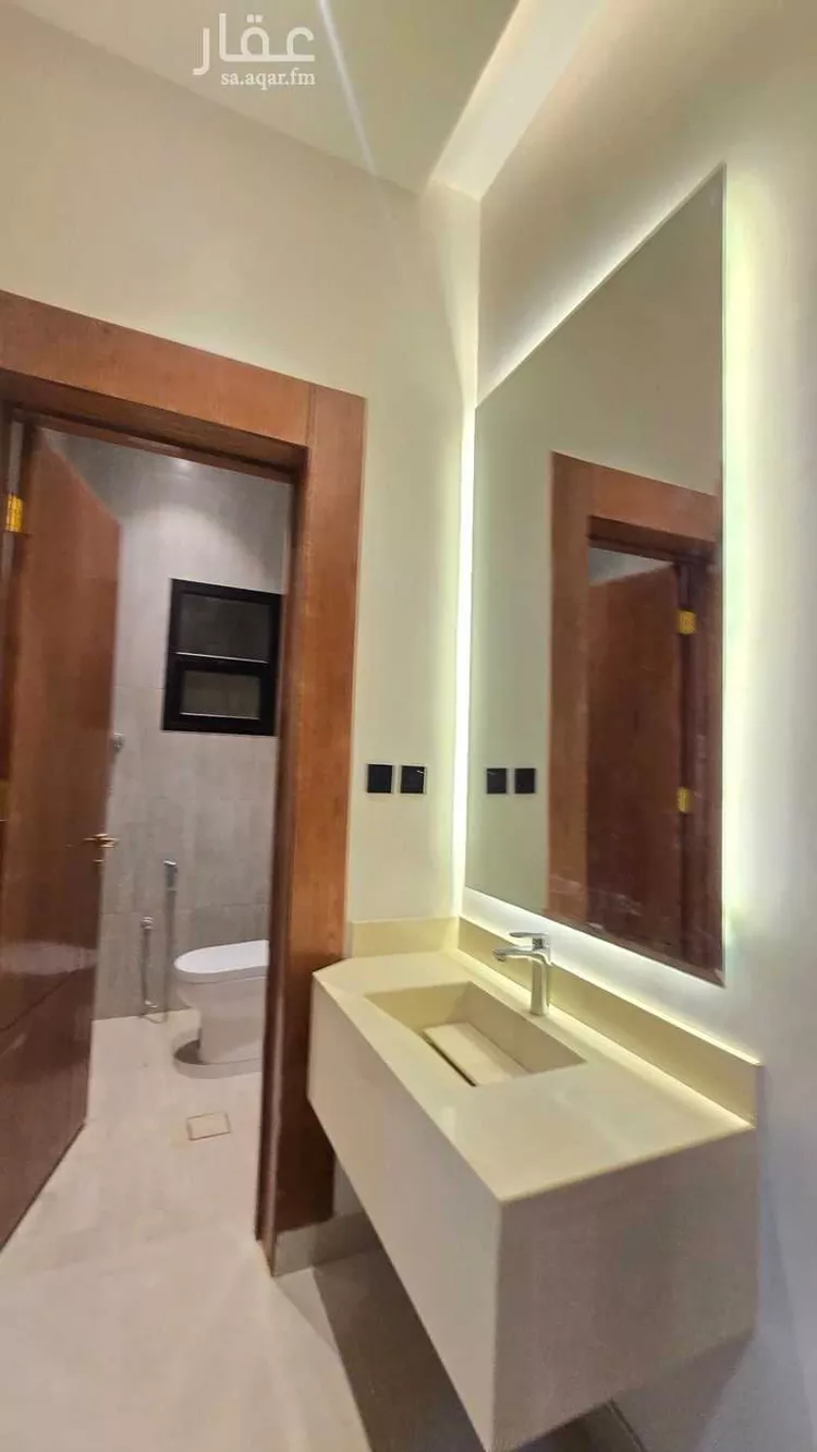 Floor for Sale in Riyadh Al Janadriyah 7