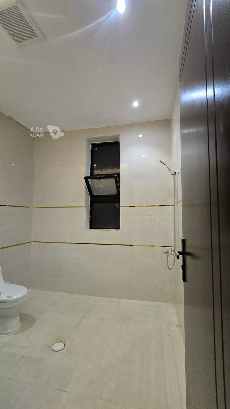 Floor for Rent in Riyadh Okaz 15